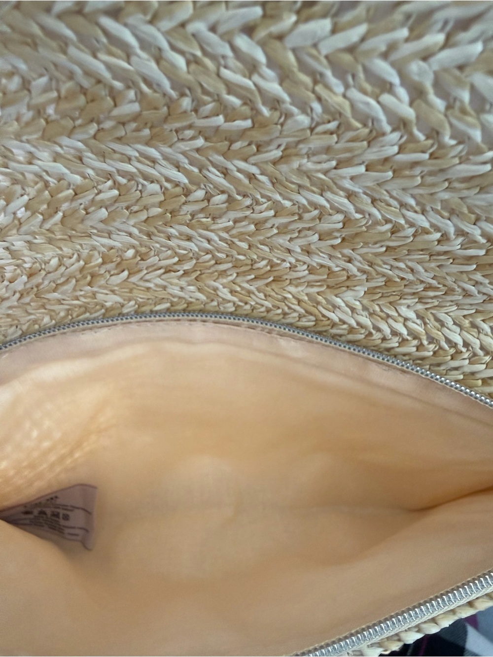 Dior Woven Straw Beauty Bag GWP item nwot - Picture 4 of 4